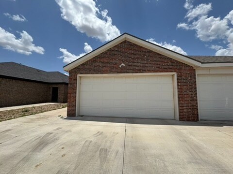 Primary Photo - 5711 Kemper St
