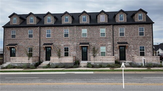 Building Photo - 5912 S Bellview Rd