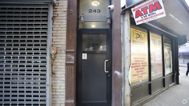 Building Photo - 243 S 4th St