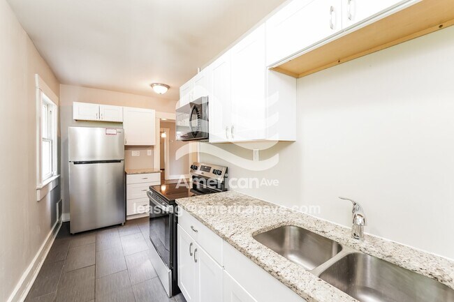 Foto del edificio - 7792 Rugby Ave