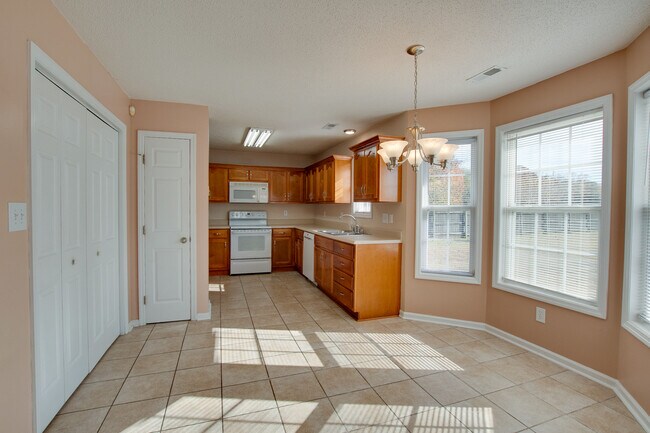 Cocina comedor - 104 Willow Green Dr