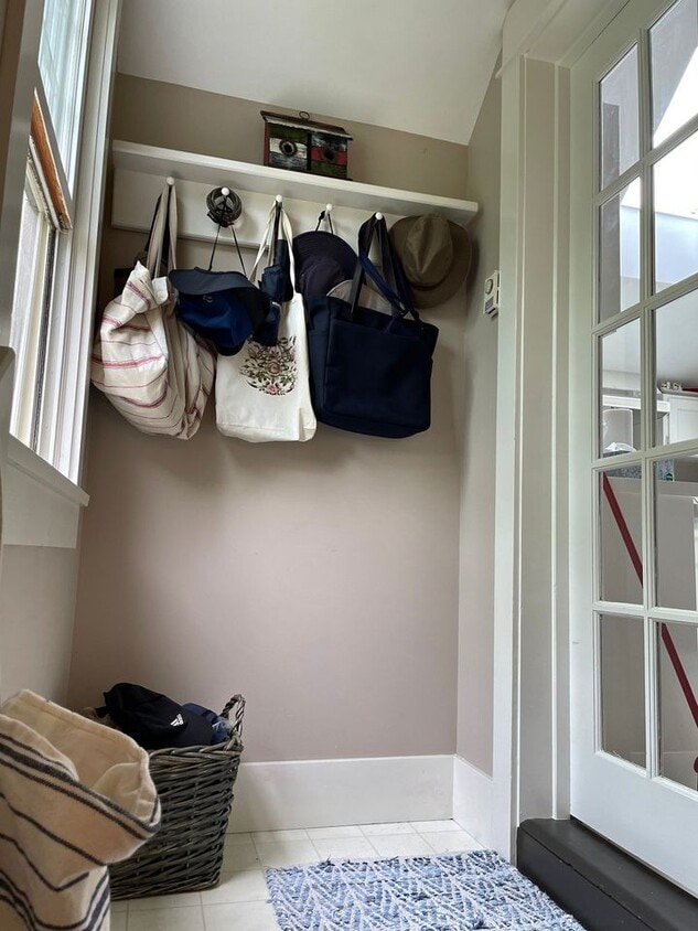 10 Winter St Unit na, Wolfville, NS B4P 1K6 Apartments 10 Winter St Wolfville, NS