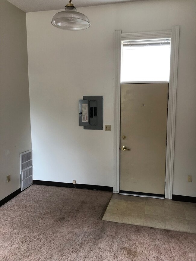 Building Photo - 600 N Grant St