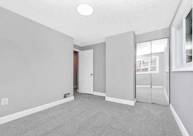 Foto del edificio - 2100 Ashburton St