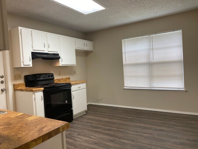 Foto del edificio - 12123 Stevens Ct