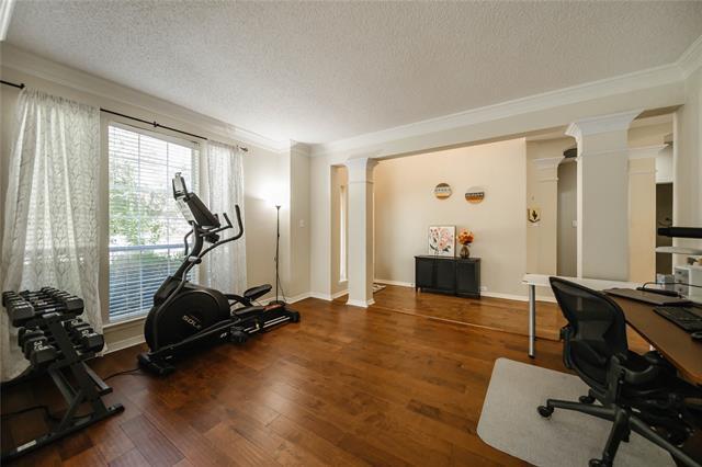 Foto del edificio - 100 Hearthwood Dr