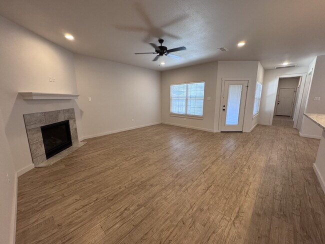 Building Photo - Beautiful Home Located Near Texas Tech Campus & Medical District!