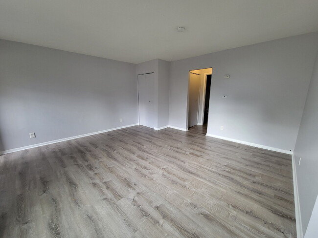 Building Photo - Beautiful one-bedroom unit located on Pull...