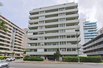 Building Photo - 2015 Ala Wai Blvd