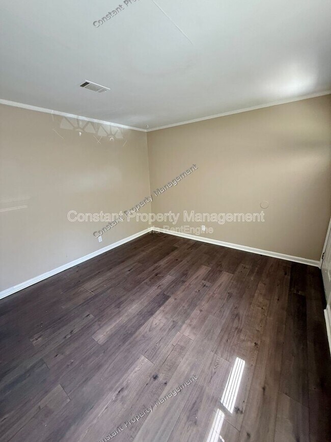 Building Photo - 4301 Ayers Rd