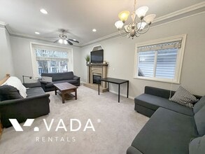 Building Photo - 759 E 51st Ave