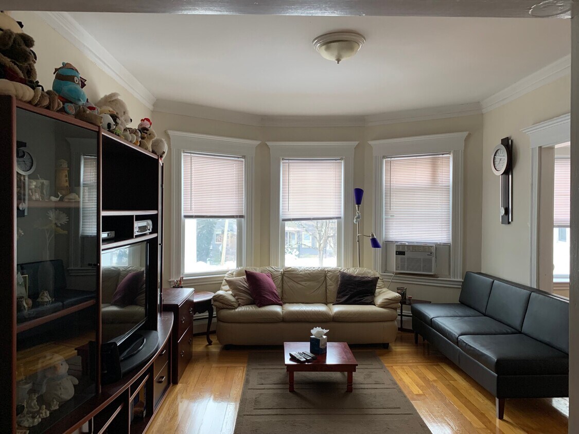 136 Middlesex Rd Unit 2, Chestnut Hill, MA 02467 Apartments in Chestnut Hill, MA