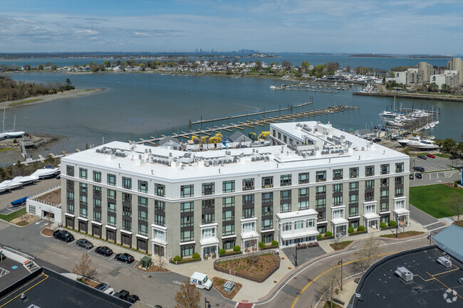 Building Context - Brio Hingham