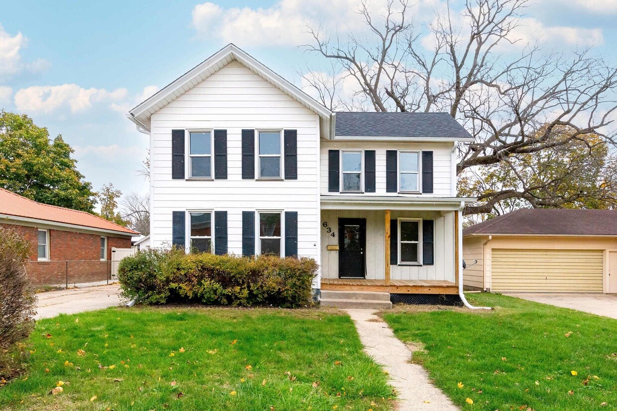 Foto principal - Updated 3 bed/2 bath Rental in Geneseo