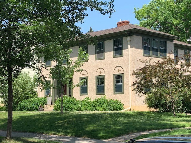 Primary Photo - 2029 Sheridan Ave S
