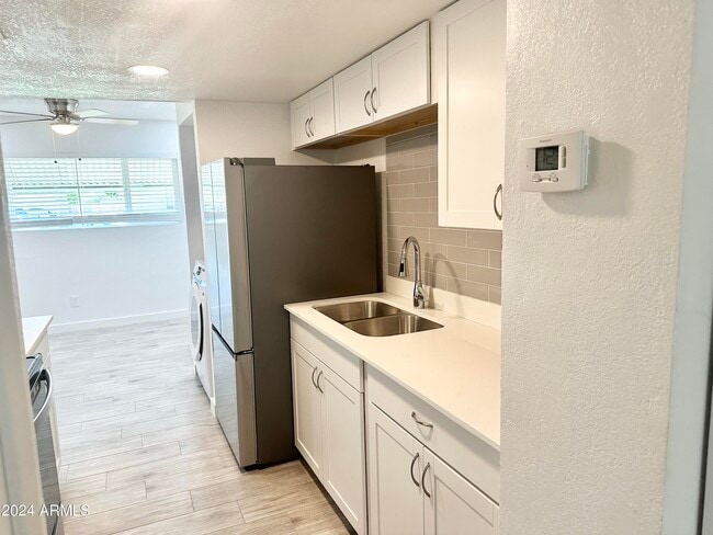 Foto del edificio - 16821 N 26th St