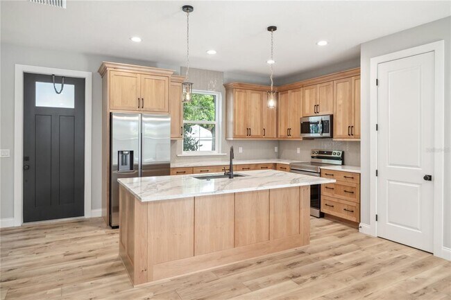 Foto del edificio - 444 Delaney Park Dr