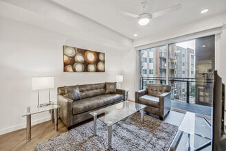 Building Photo - 8875 Costa Verde Blvd