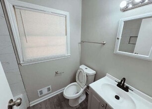 Building Photo - 2609 County Line Rd SW