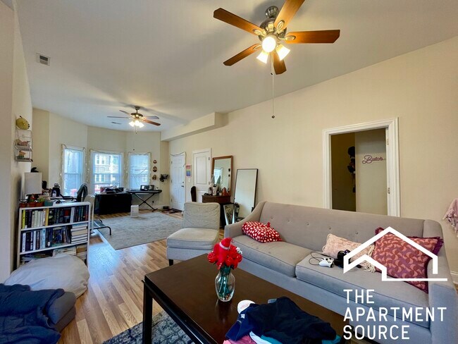 Foto del edificio - 3804 W Diversey Ave