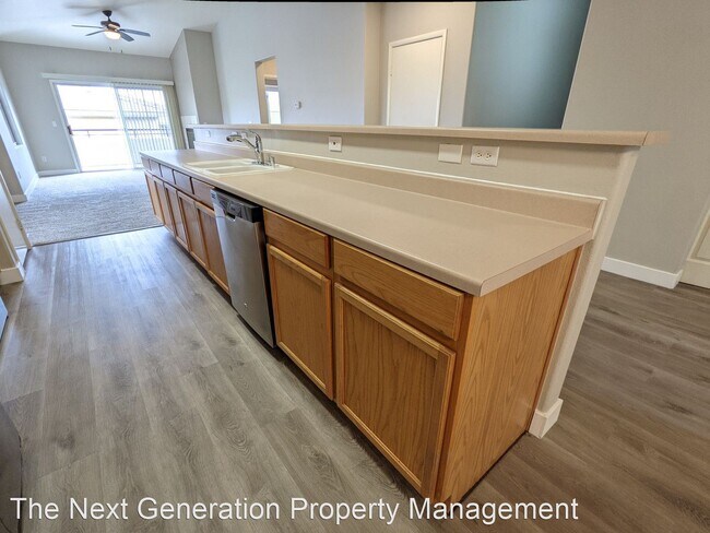 Building Photo - 701 Peachy Canyon Cir