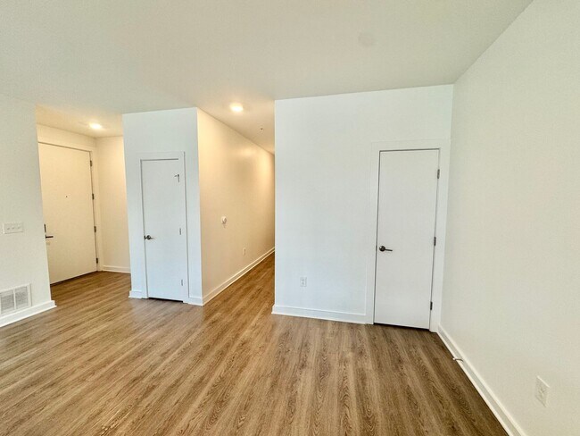 Interior Photo - Millhouse