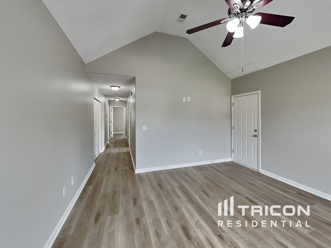 Building Photo - 474 Albion Way