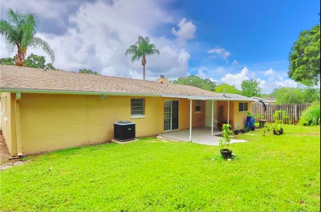 Backyard - 2804 Dovewood St