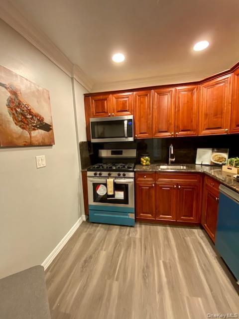 Building Photo - 319 Brook Ave