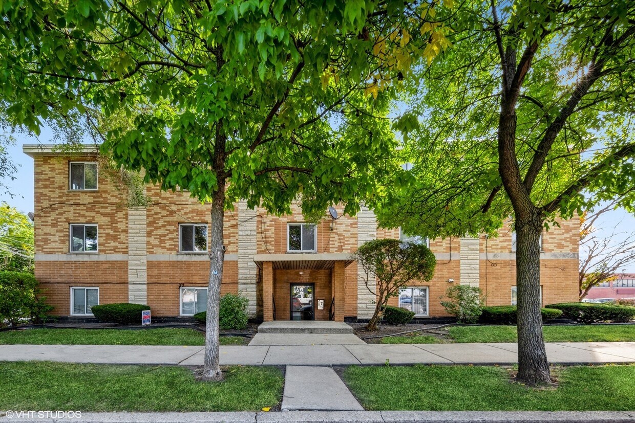 5209 S Leclaire Ave Unit 1A, Chicago, IL 60638 Condo for Rent in