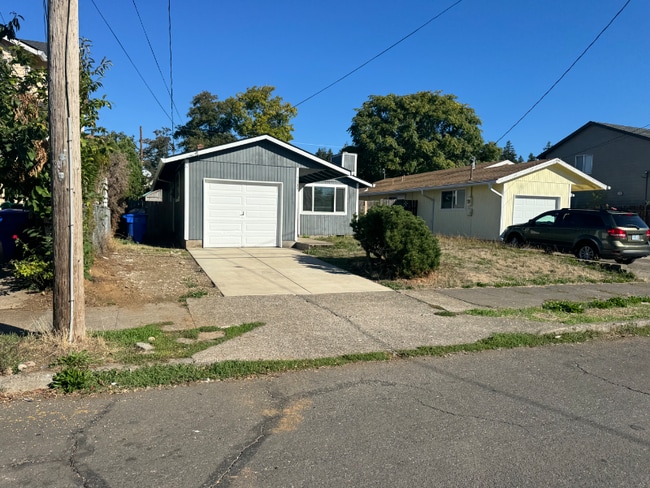 Photo - 7109 SE Martins St House