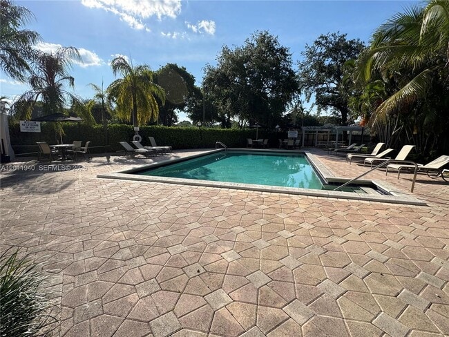 Foto del edificio - 2160 SW 16th Ave