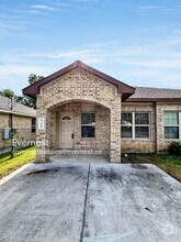 Building Photo - 9306 Bean St