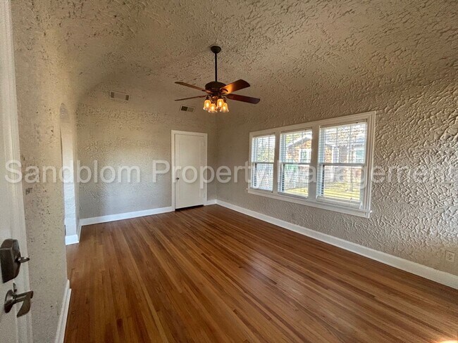 Foto del edificio - For Lease | Midtown Tulsa | Available Now!