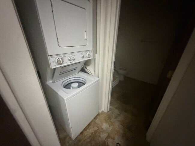 Foto del edificio - Sparks One Bedroom, One Bath In Gated Community Now Available!