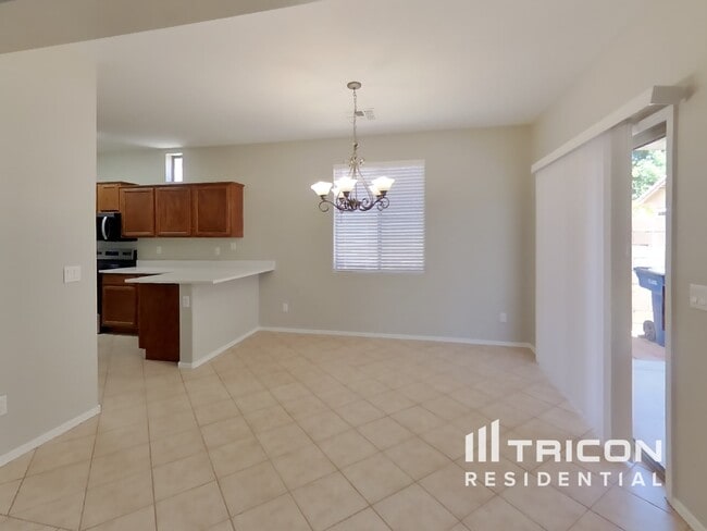 Building Photo - 876 S Colonial Dr