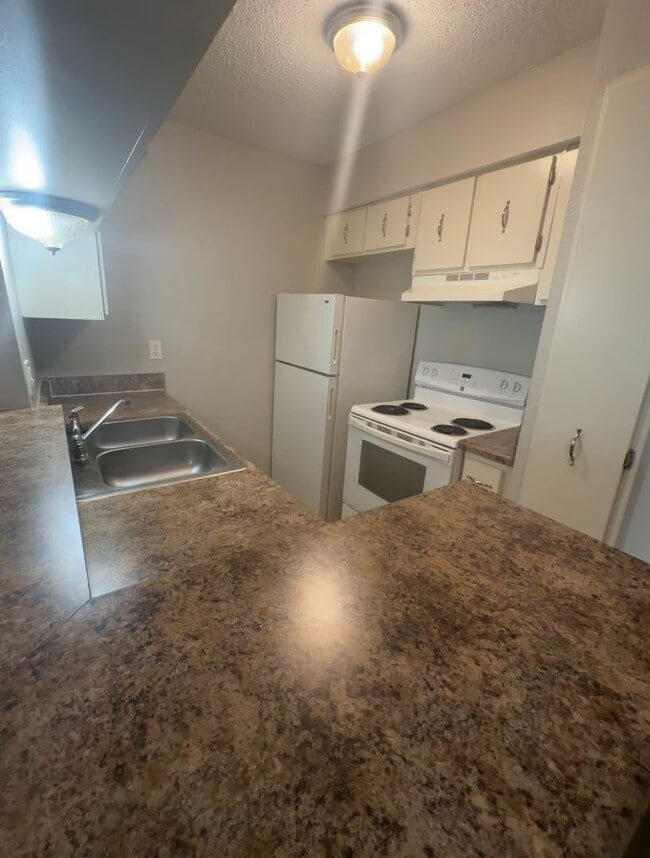 Building Photo - 1BD/1BA Condo located on the Germantown/Me...