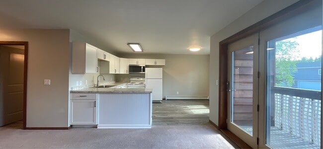 Building Photo - 706 Ouida Way