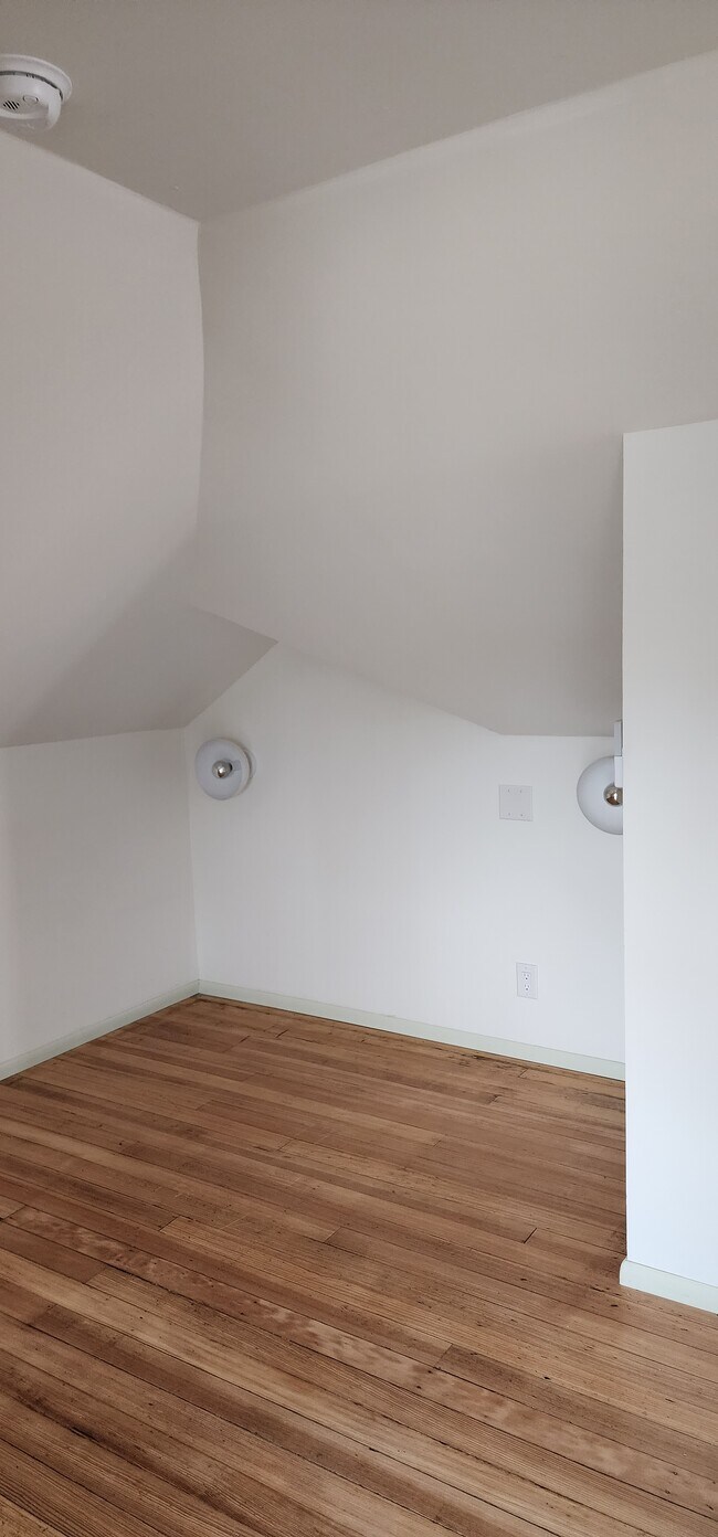 Foto del edificio - 523 Iron Ave SW
