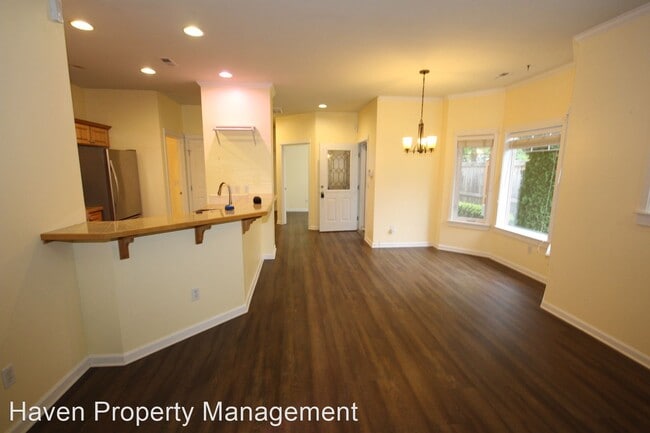 Building Photo - 3 br, 2 bath House - 10700 SE 260th St #G101