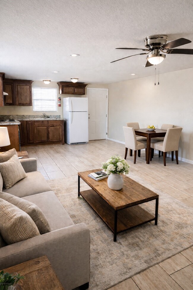 Building Photo - 706 Harris Ave