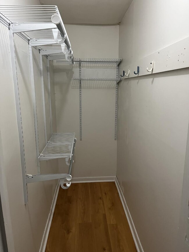 Foto del edificio - 2350 Rolfe Street - Great duplex new on th...