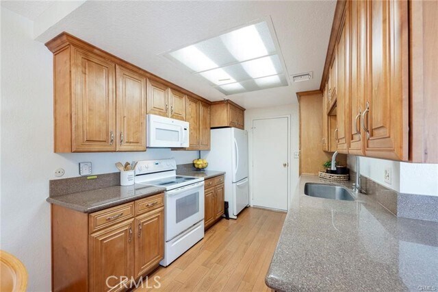 Foto del edificio - 5581 Crescent Ave