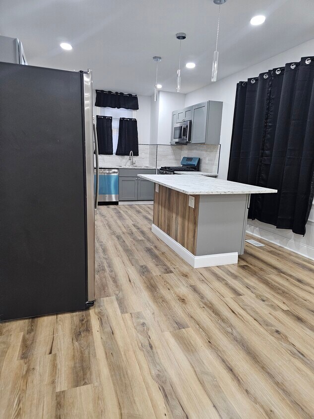 Foto del edificio - 3270 N Marston St