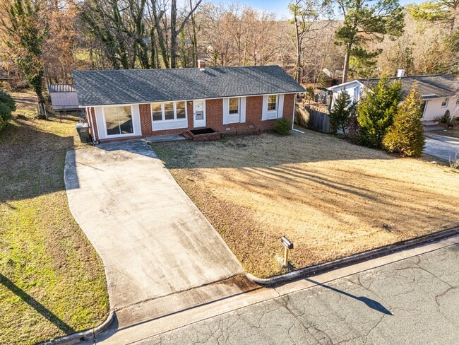 Foto del edificio - 2910 Kanewood Dr