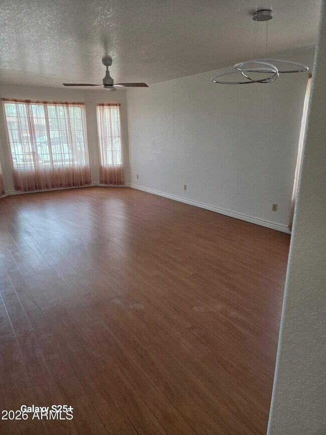 Foto del edificio - 8631 W Monte Vista Rd