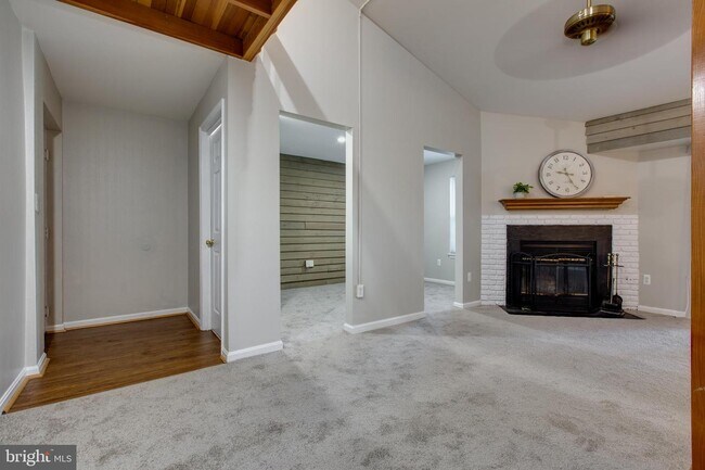 Foto del edificio - 206 Spring Maiden Ct