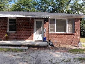 Building Photo - 129 Hendrix St