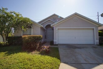 Building Photo - 210 Pine Cone Dr