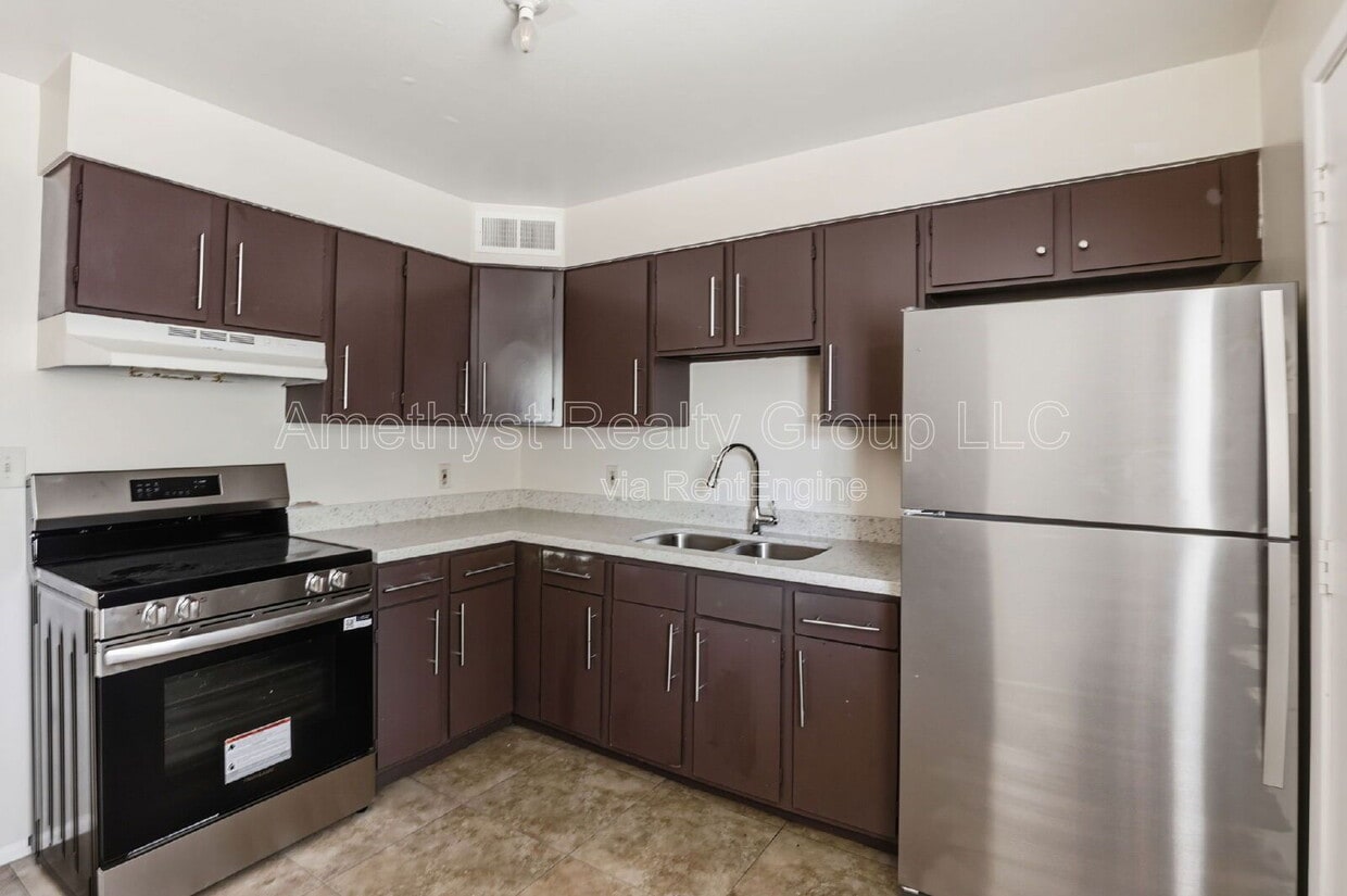 Photo - 317 E Vogel Ave